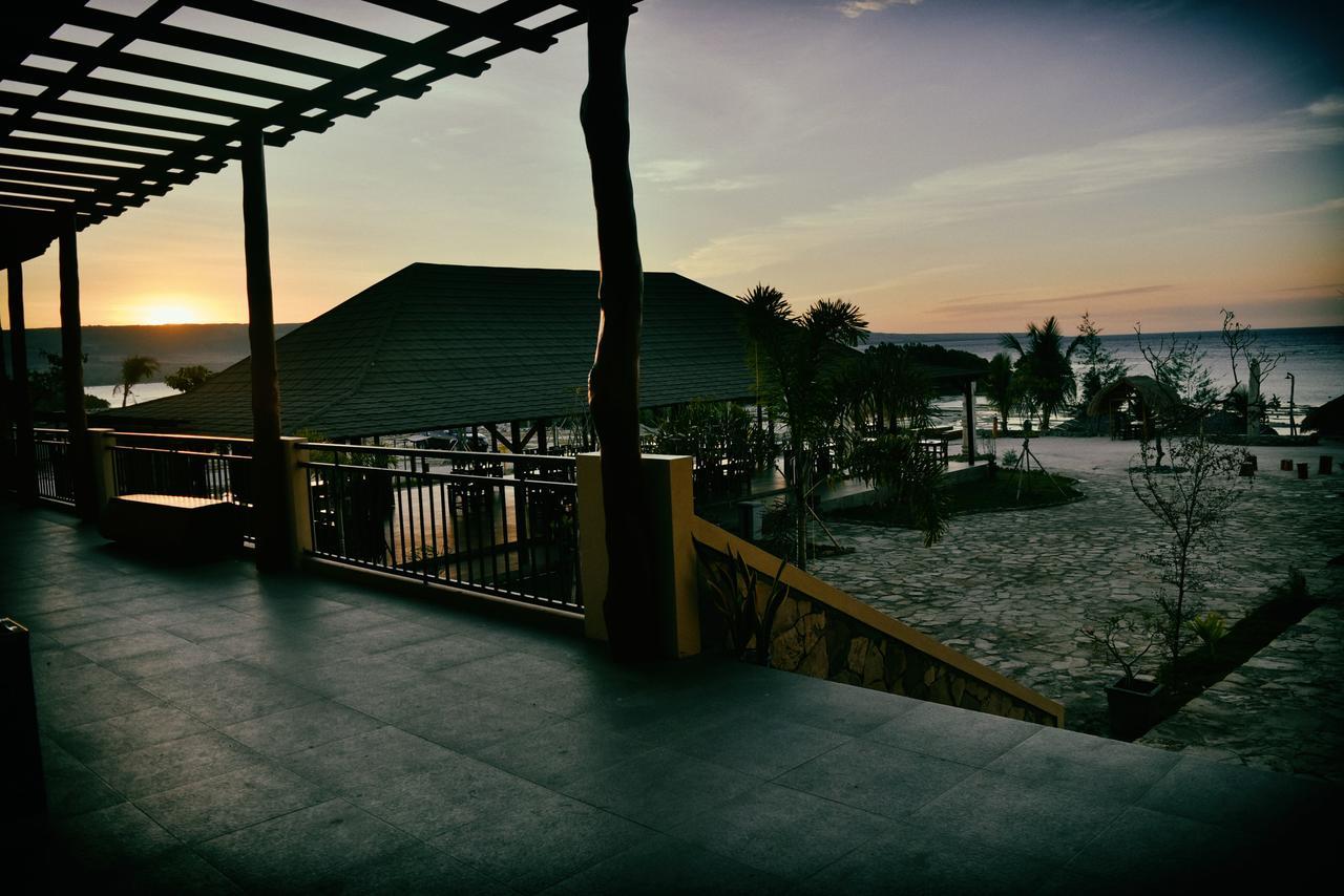 Padadita Beach Hotel Waingapu Exterior foto