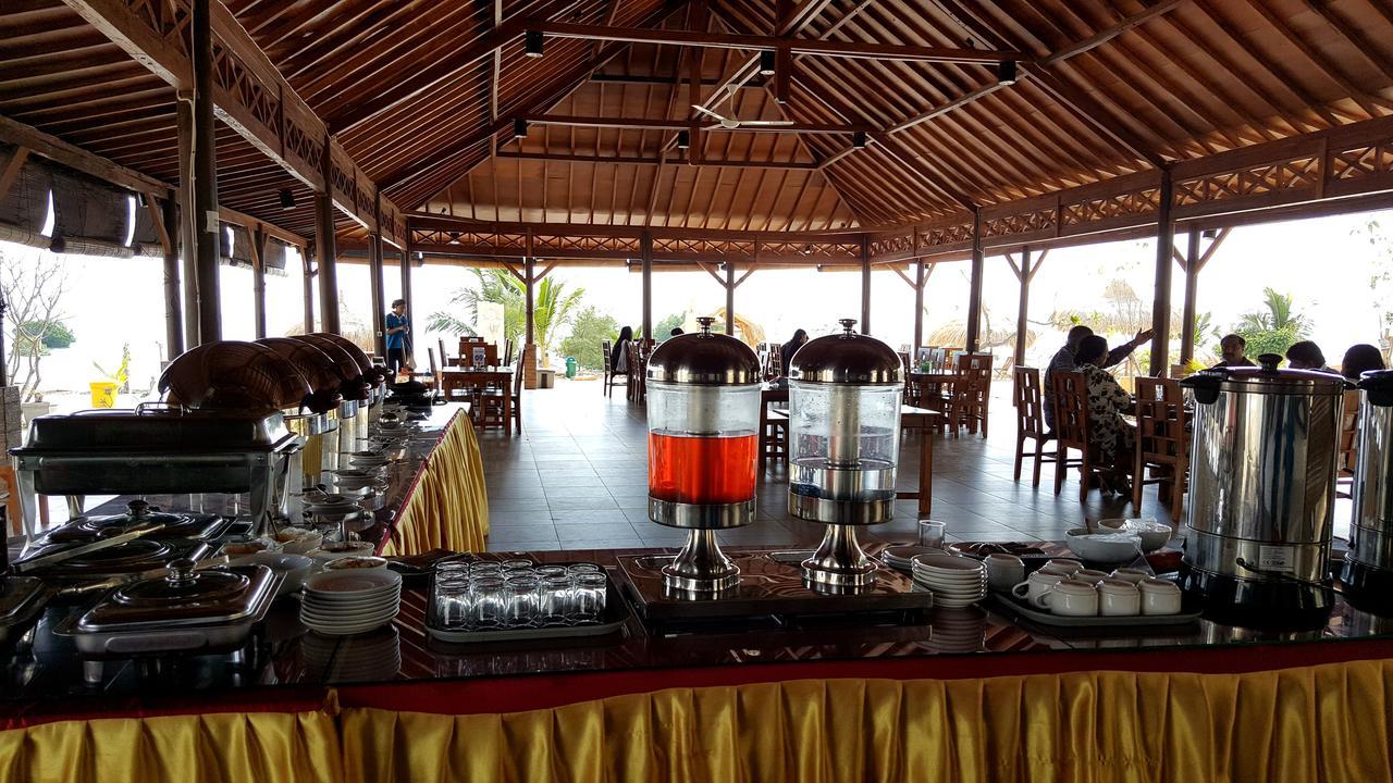 Padadita Beach Hotel Waingapu Exterior foto