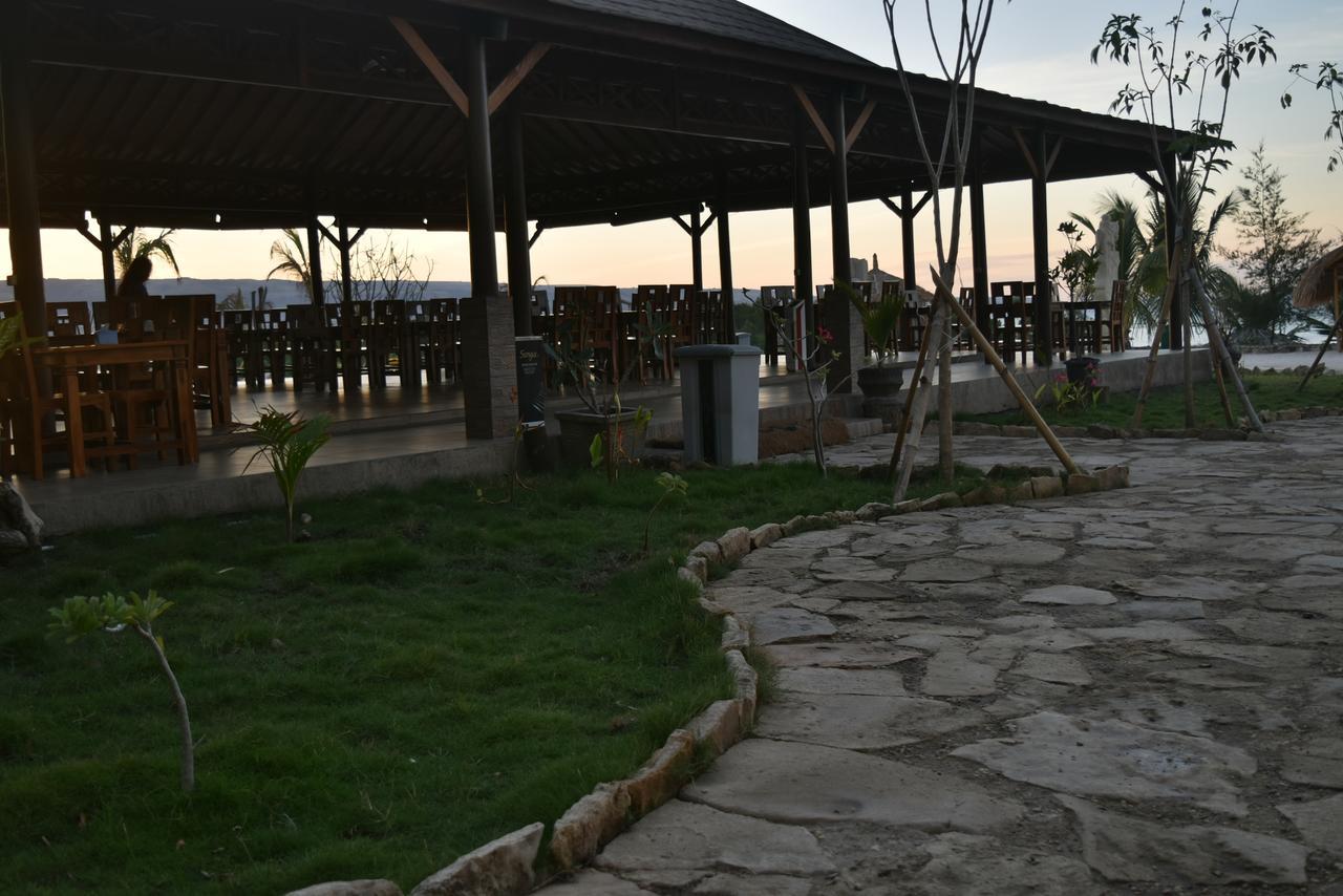 Padadita Beach Hotel Waingapu Exterior foto
